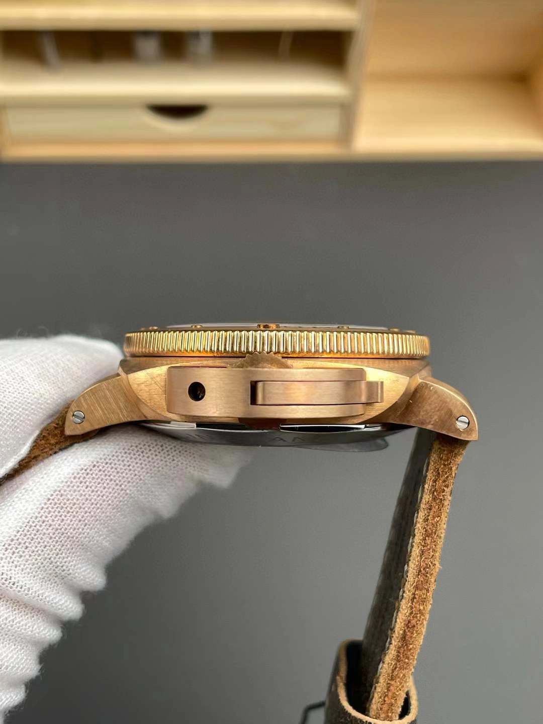 CBD Factory Panerai Submersible 47mm1950 Matte Olive Green Dial Bronzo Bezel Brown Leather Strap (PAM00382)1:1 Super Clone – DDP.9000 Movement Seasonal 392